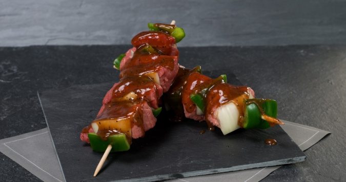 Soirée brochettes : le guide pour recevoir sans stresser