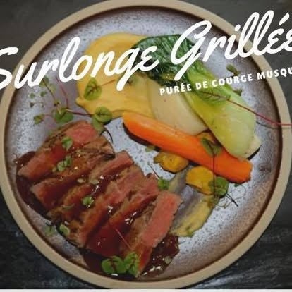Surlonge grillée tranchée, purée de courge musquée et légumes